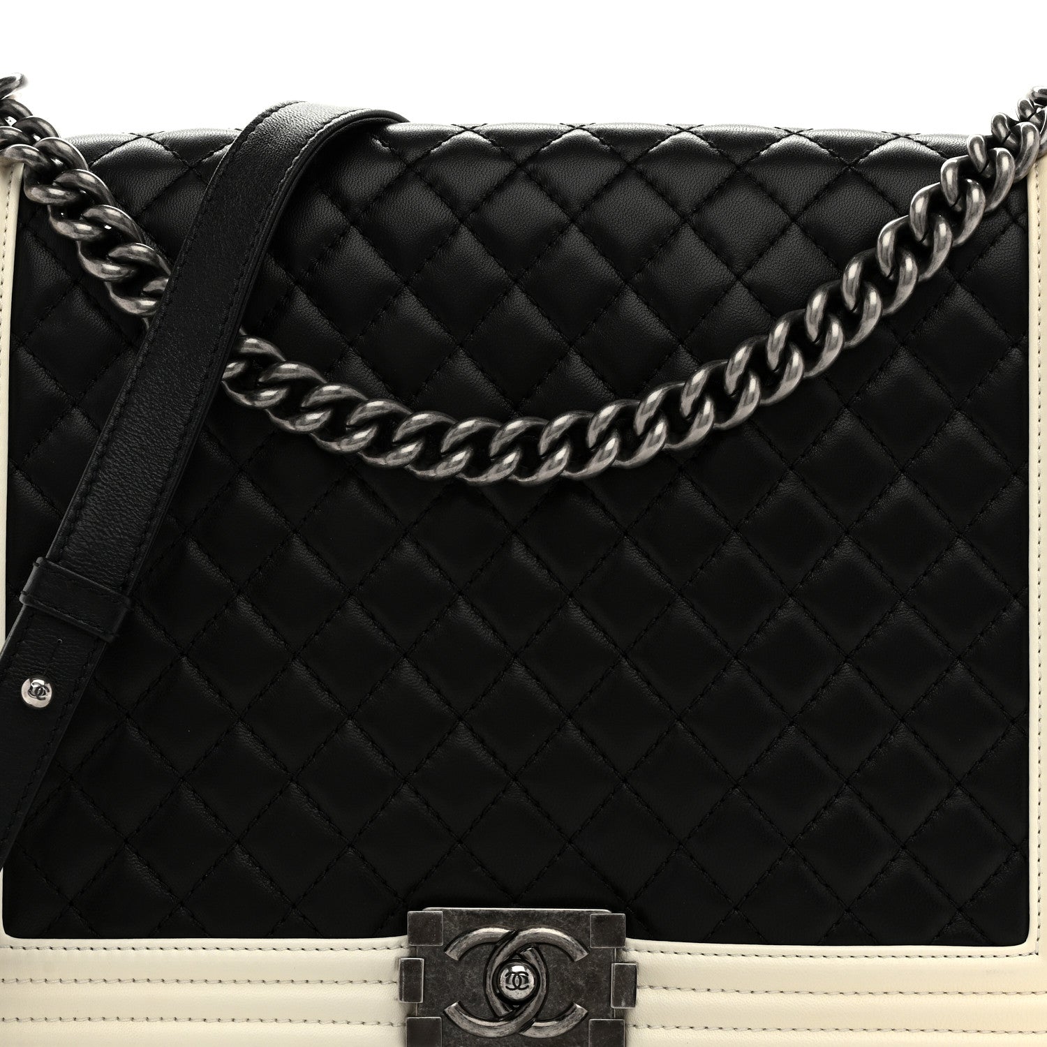 Lambskin Quilted Large Boy Flap Black White