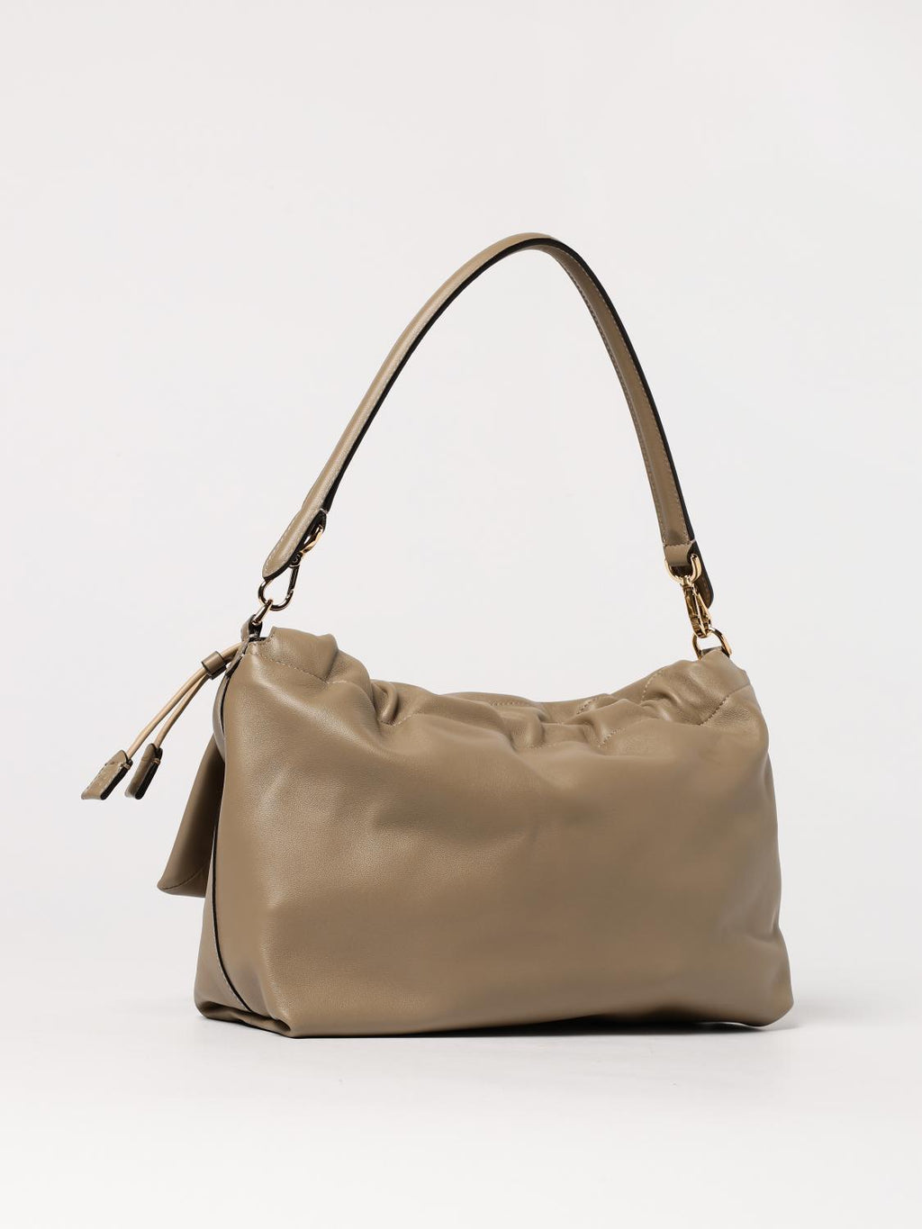 woman's shoulder bag