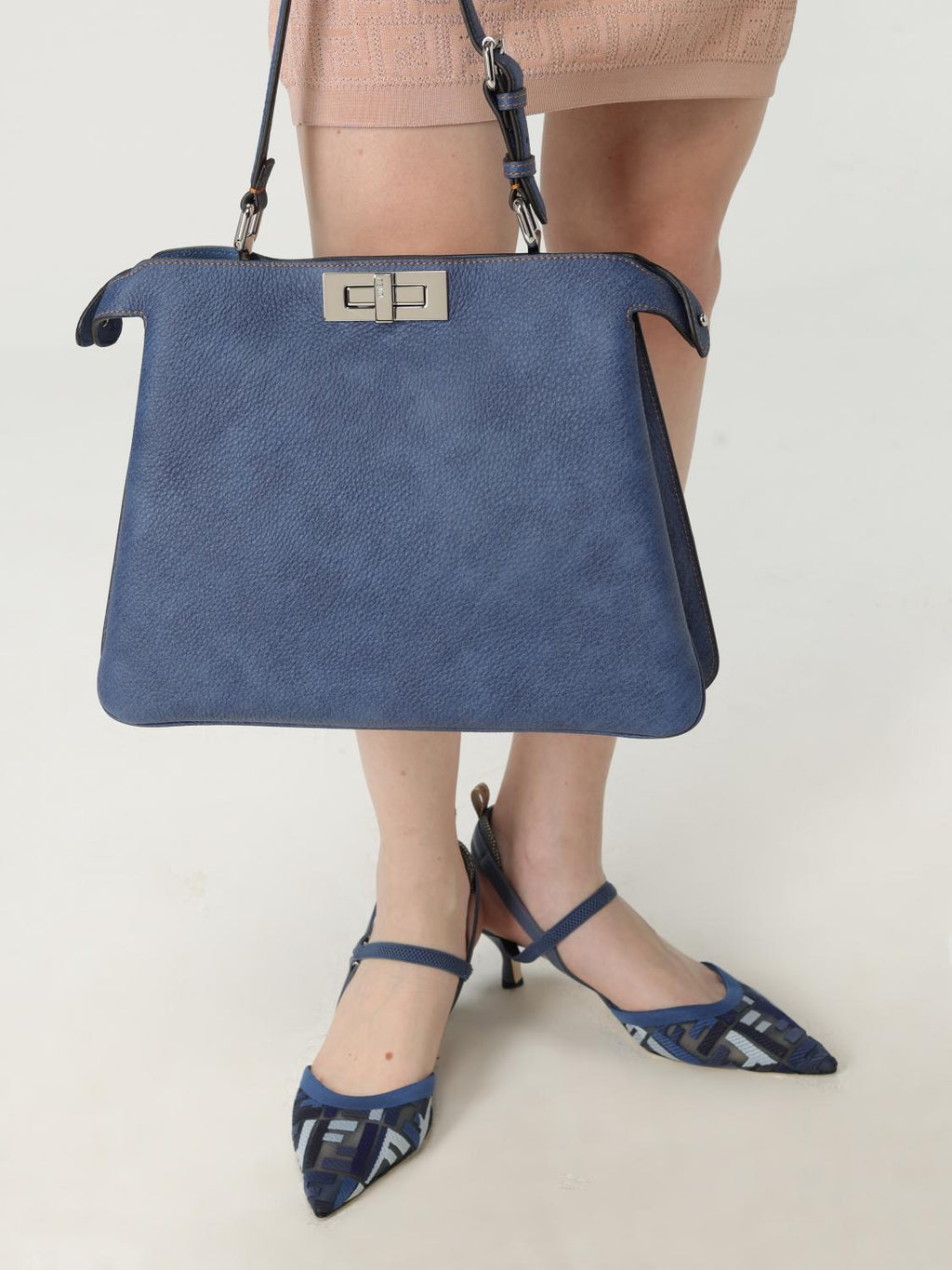 woman's shoulder bag