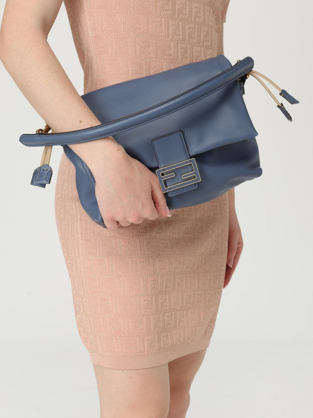 woman's shoulder bag