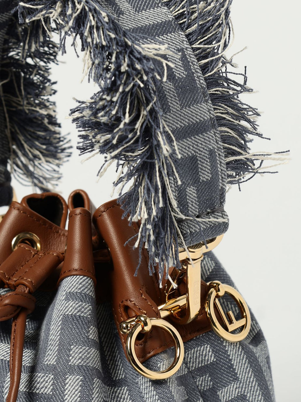 woman's crossbody bags