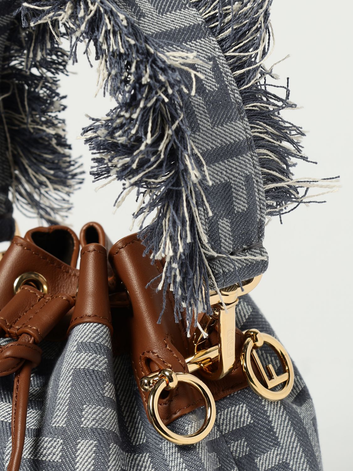woman's crossbody bags