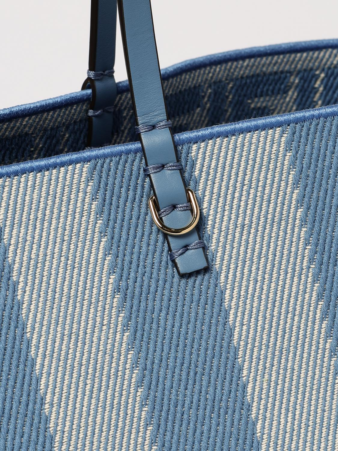 woman's tote bags
