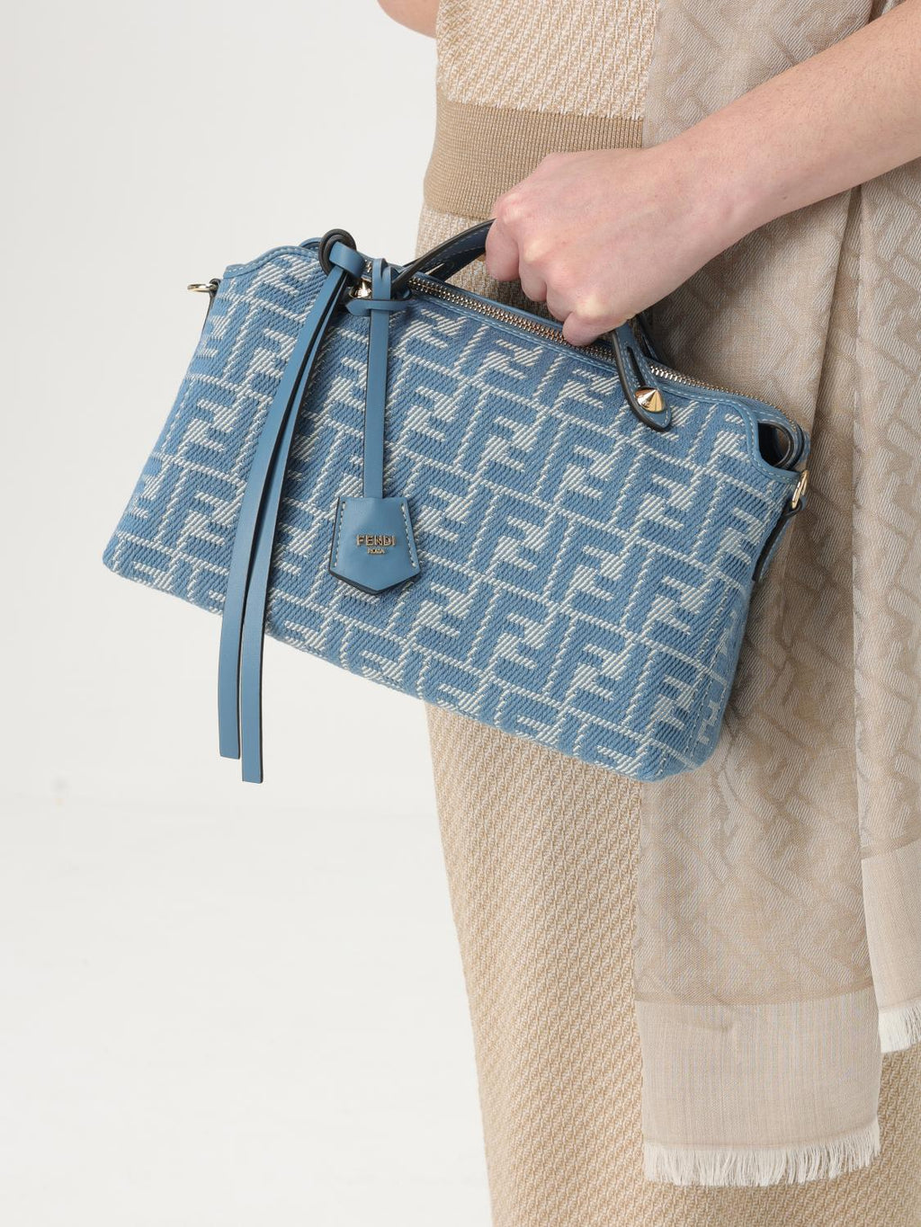 woman's crossbody bags