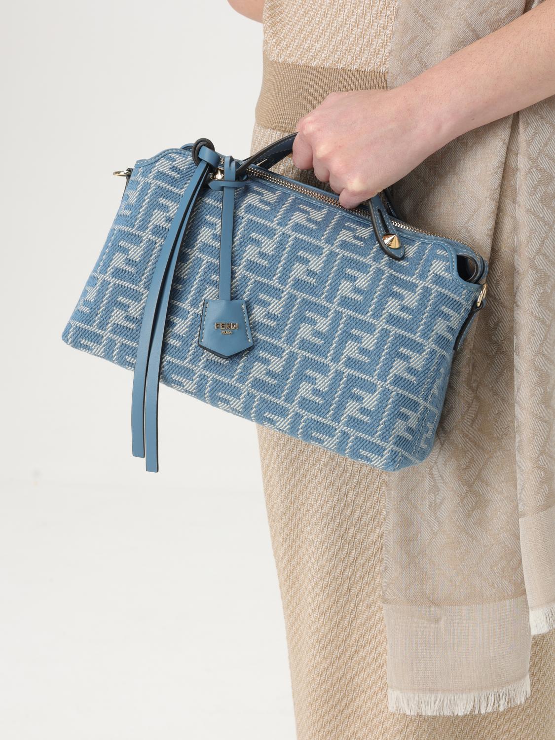 woman's crossbody bags