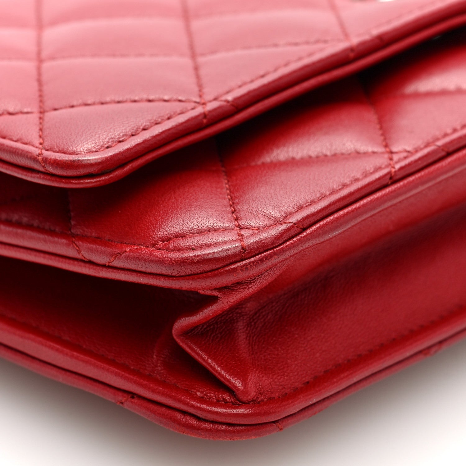 Lambskin Quilted Wallet On Chain WOC Red