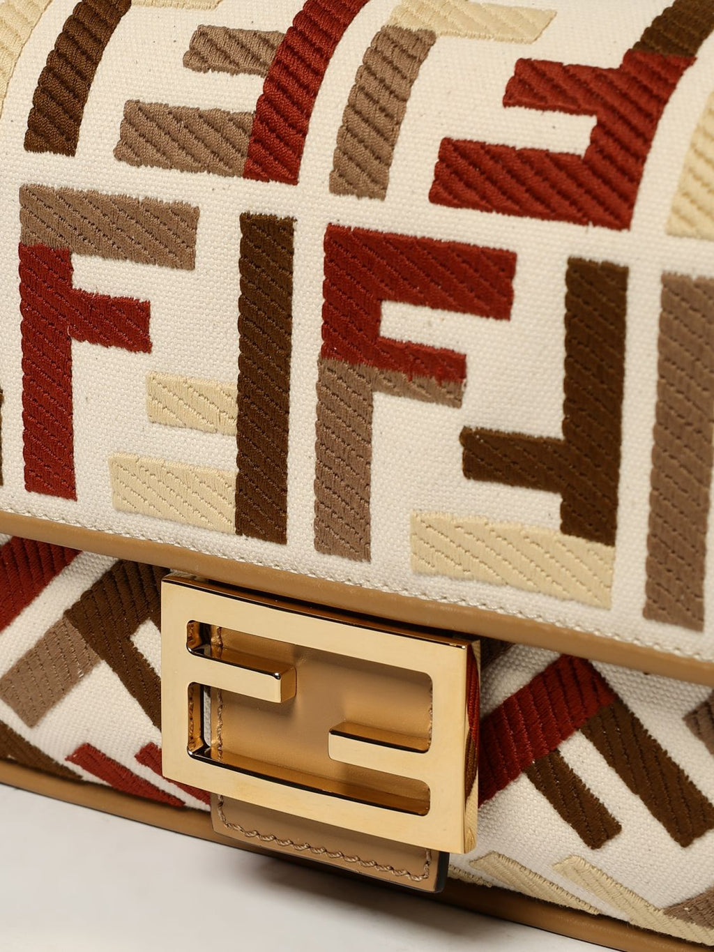 woman's shoulder bag