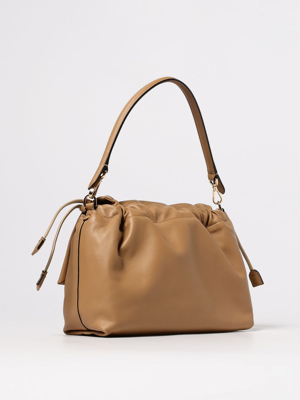 woman's shoulder bag