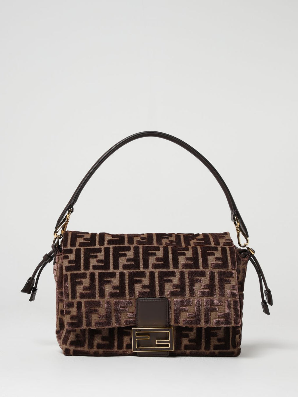 woman's shoulder bag