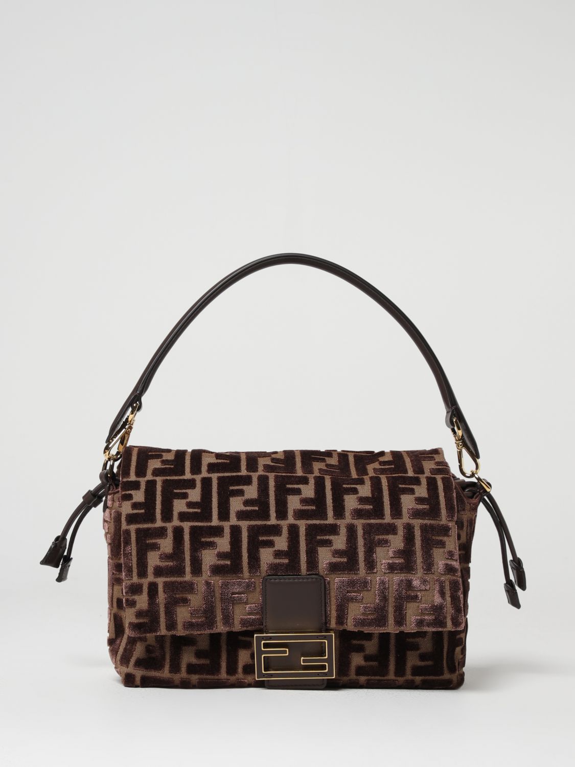 woman's shoulder bag