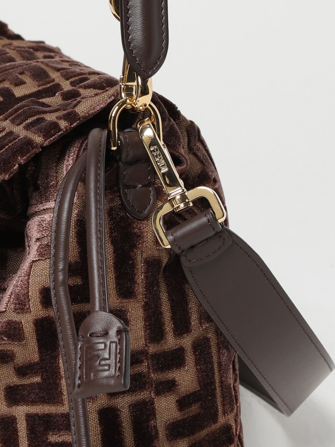 woman's shoulder bag