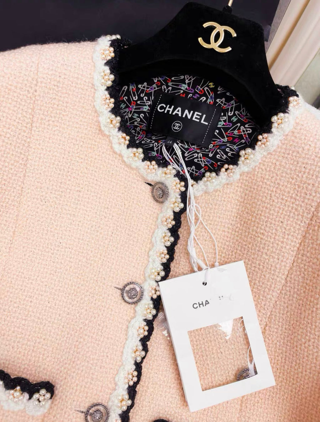 Chanel 24A Métier d’Art four-pocket jacket size 44