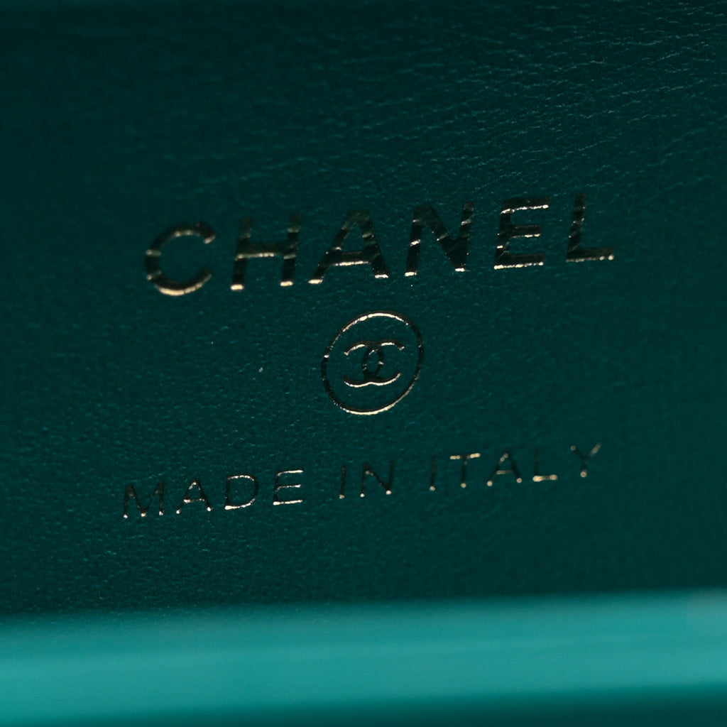 Lambskin Quilted Pearl CC Vanity Case Turquoise