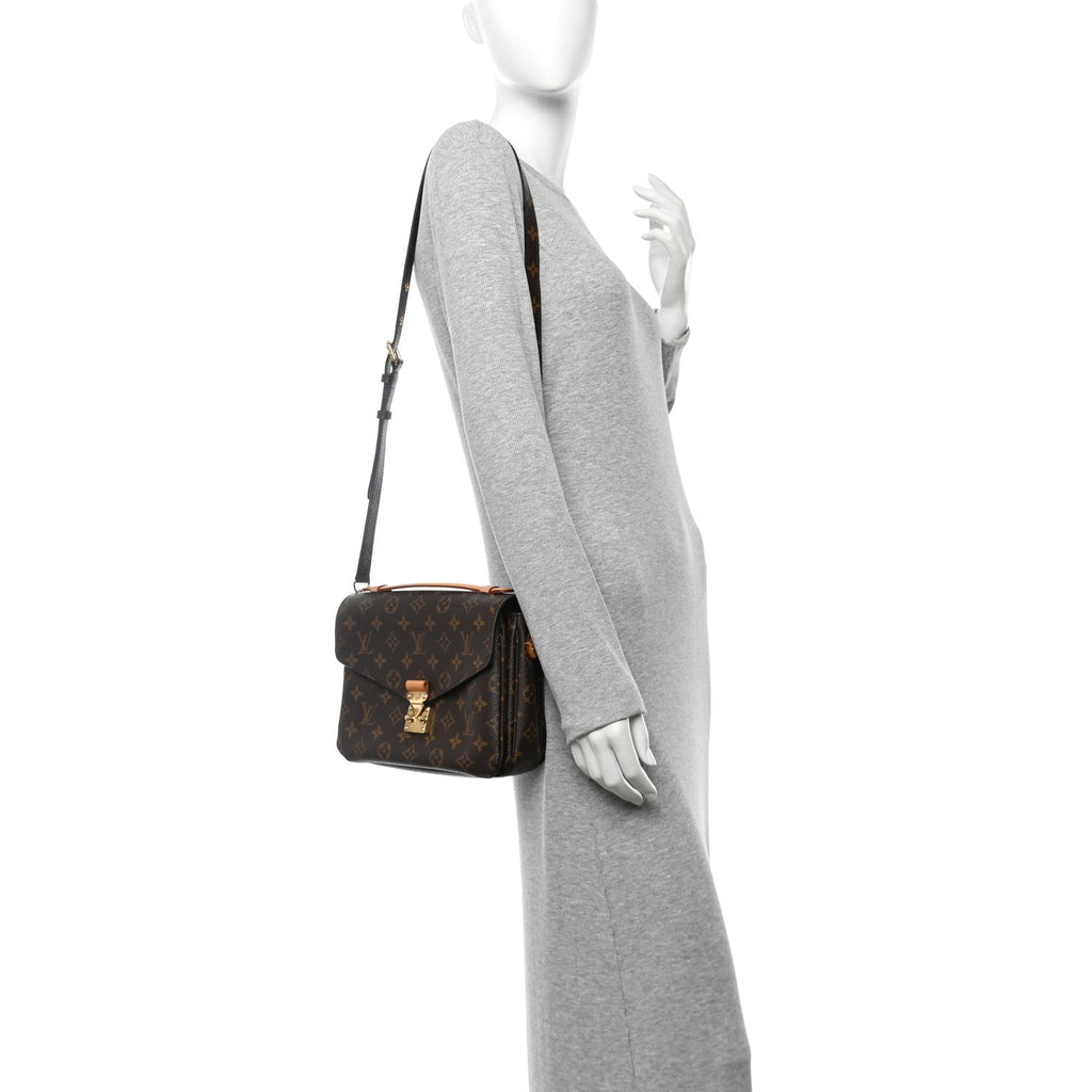Monogram Pochette Metis