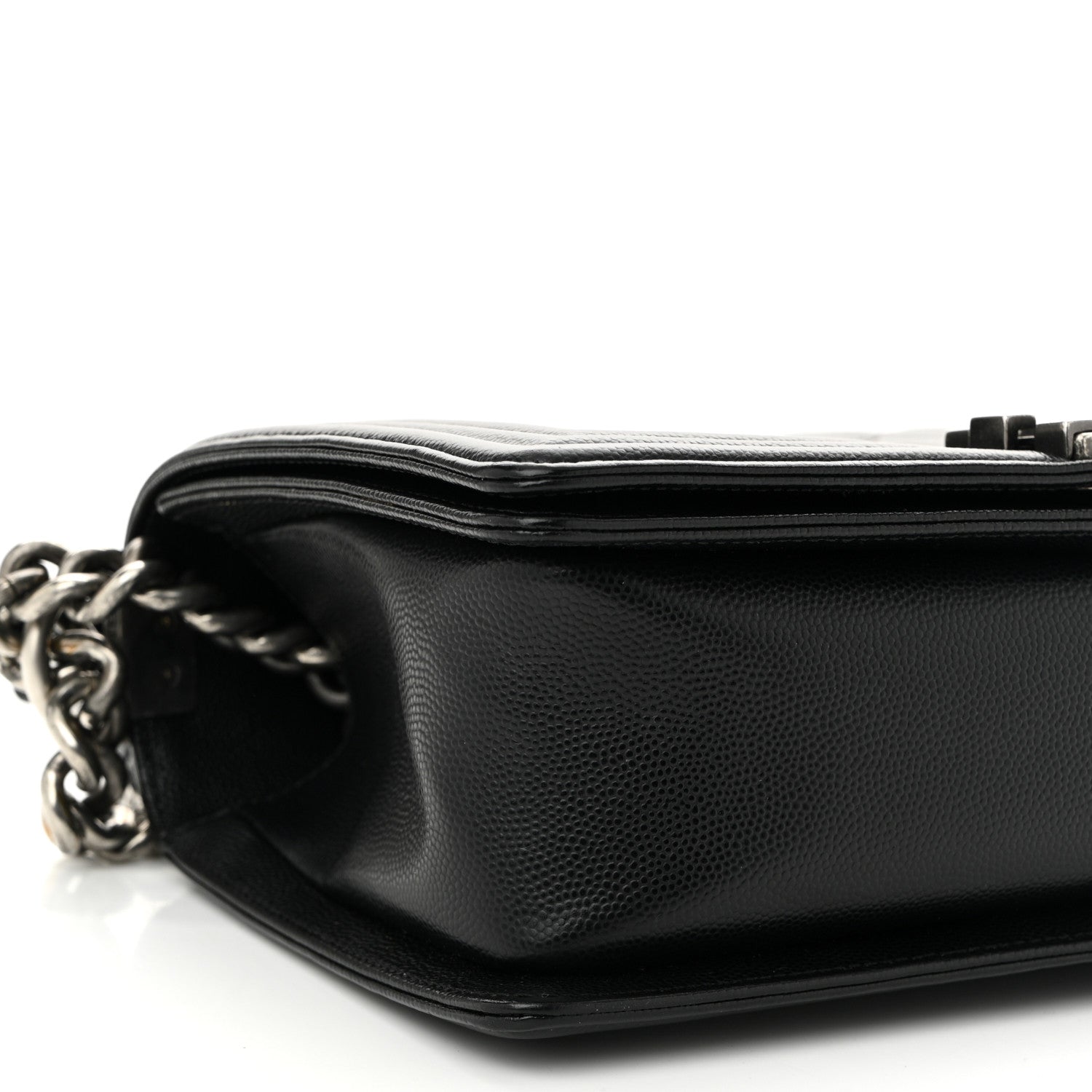 Caviar Quilted Medium Boy Flap Black