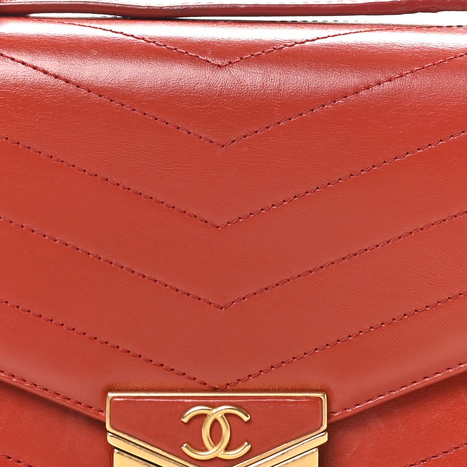 Calfskin Chevron Quilted Large Medal Flap Red