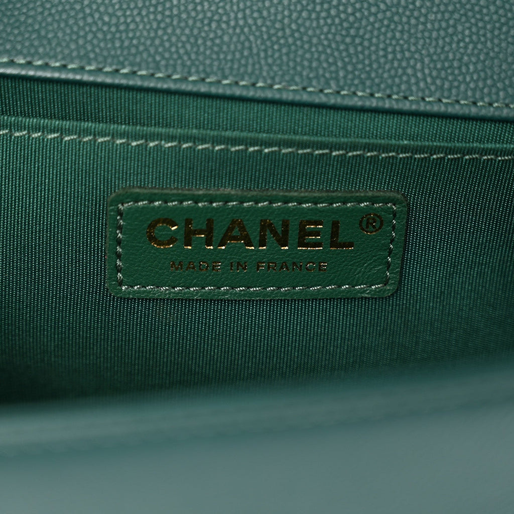 Caviar Quilted Medium Boy Flap Dark Green