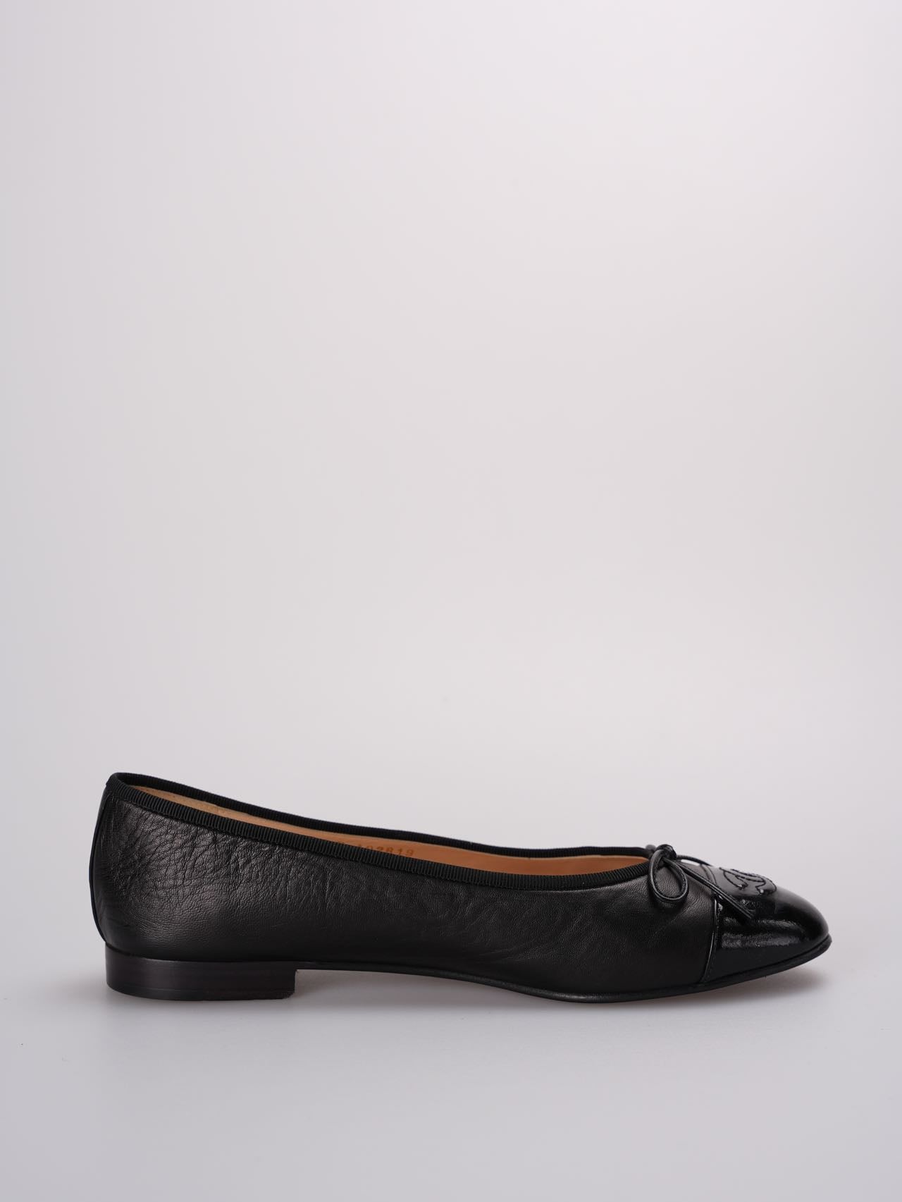 Chanel Ballet Flats in Black Leather Toe Size 40