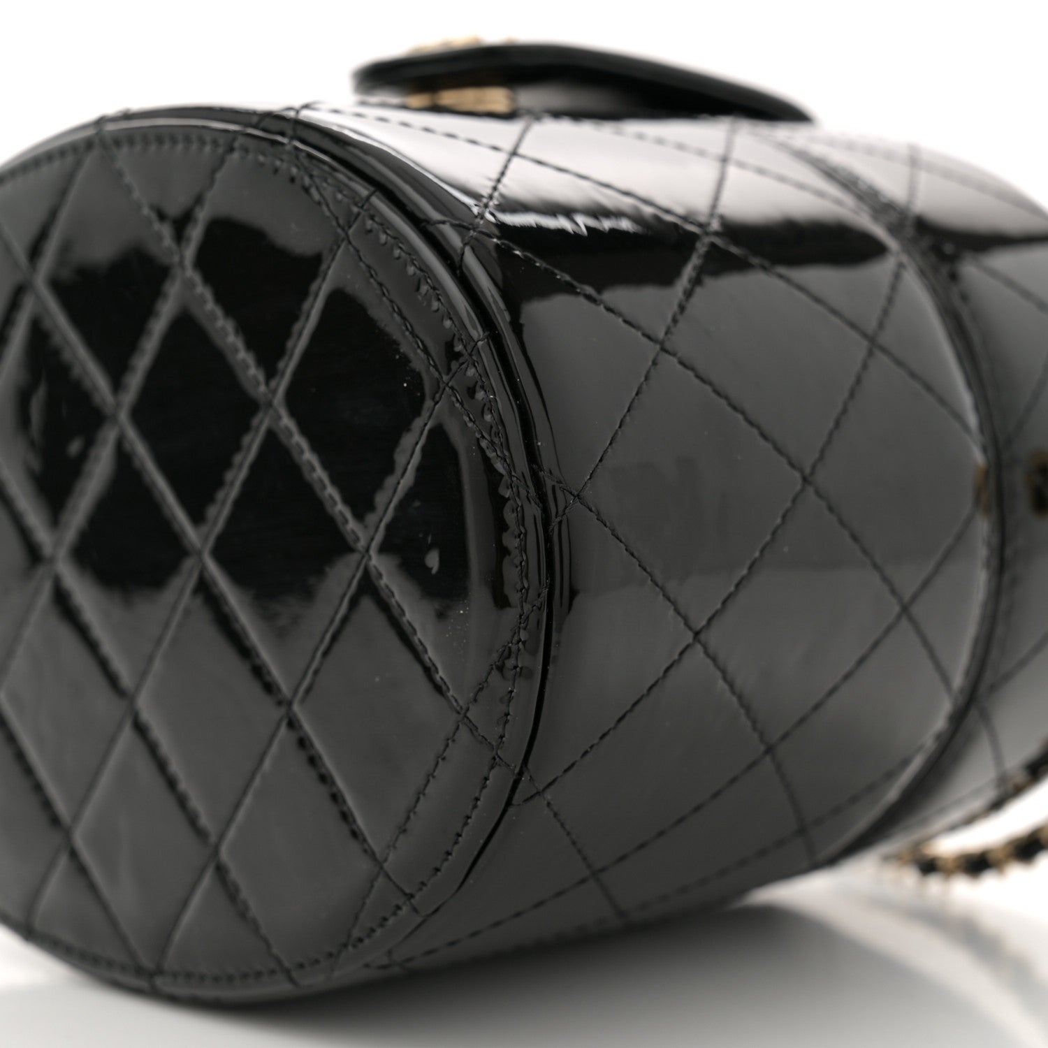 Patent Quilted Round Clutch With Chain Black
