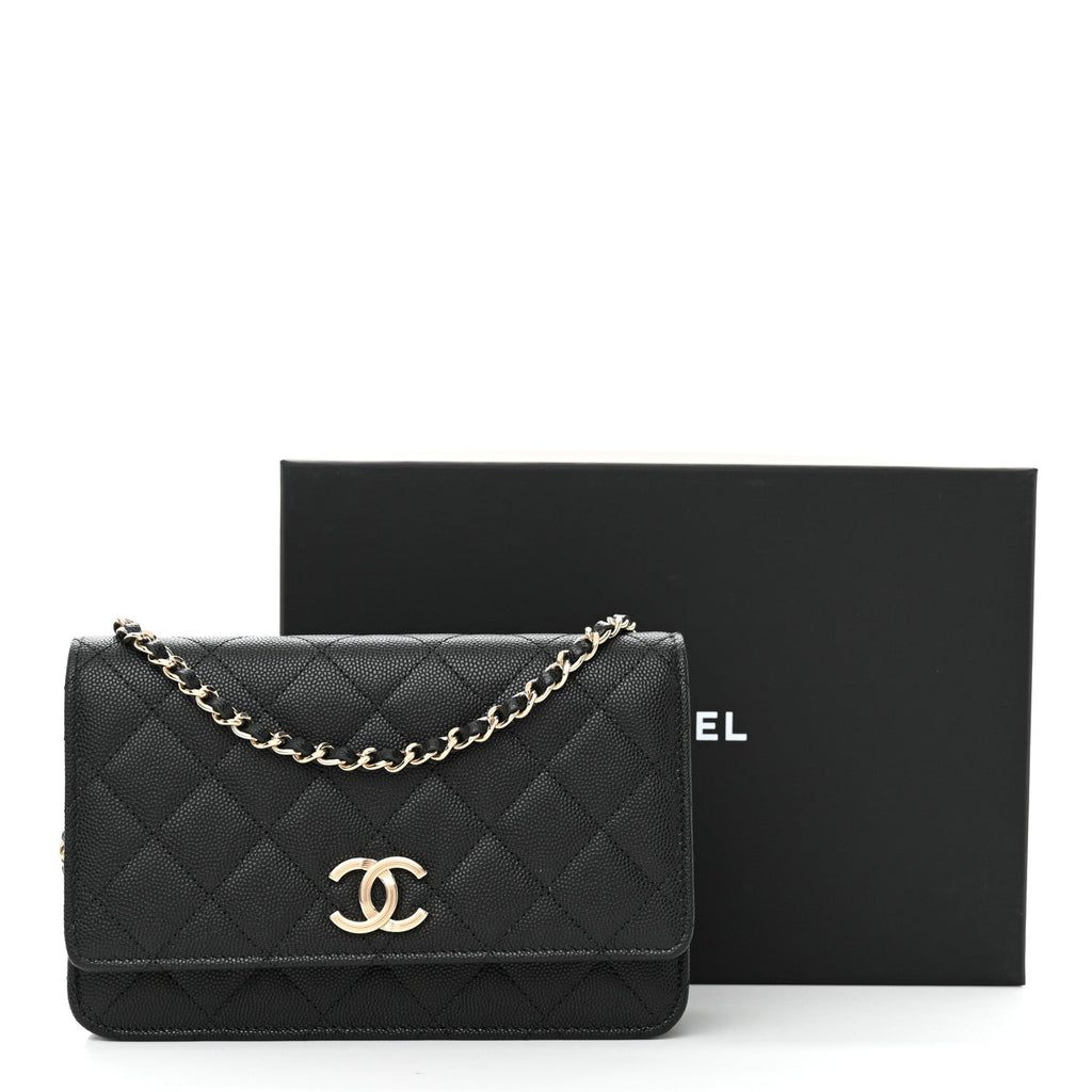 Caviar Quilted Striated CC Wallet On Chain WOC Black