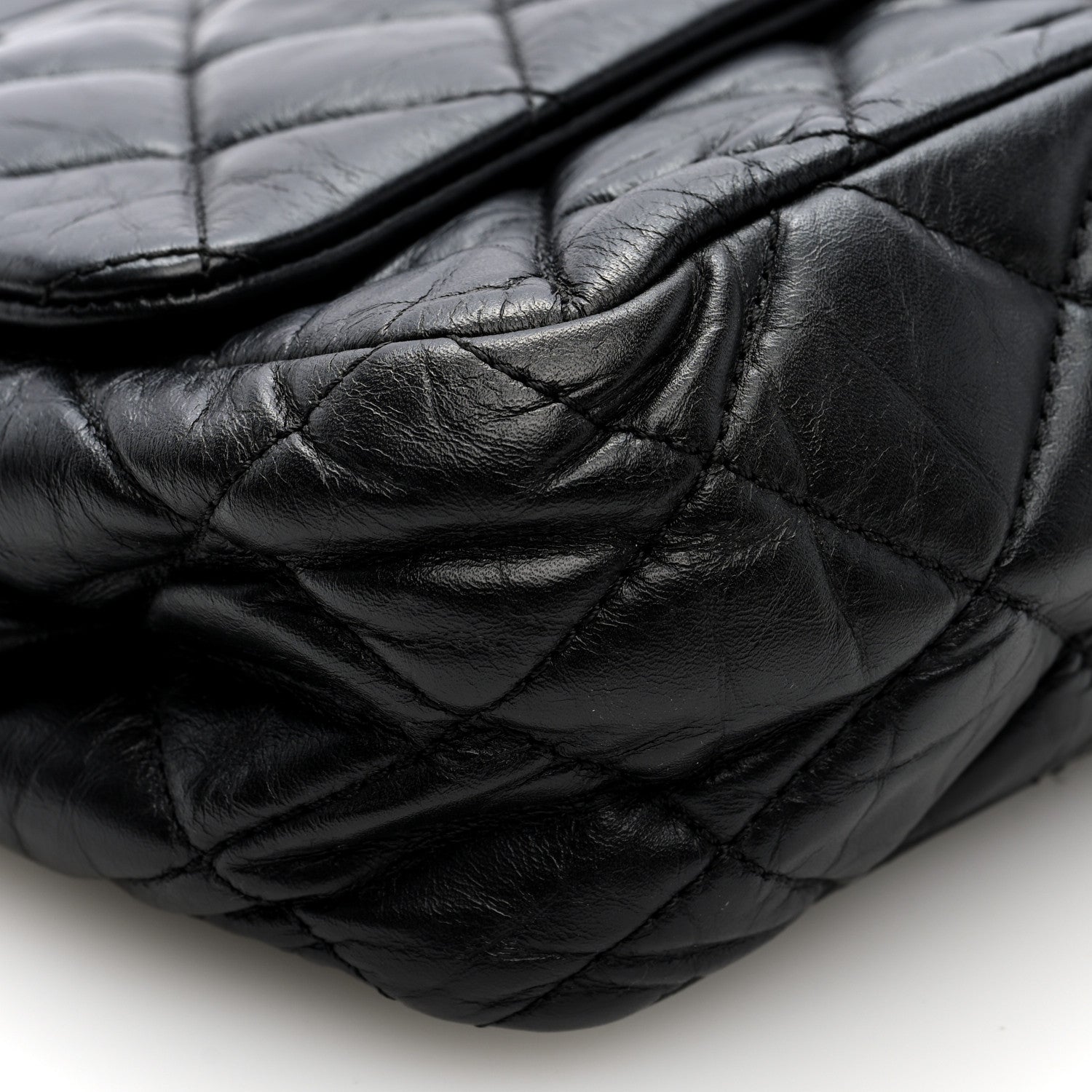 Aged Calfskin Quilted 2.55 Reissue 225 Hanger Flap Black
