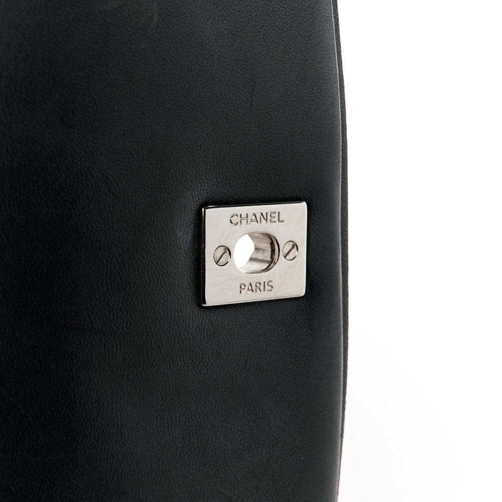 Lambskin Quilted Large Pagode Piping Flap Black