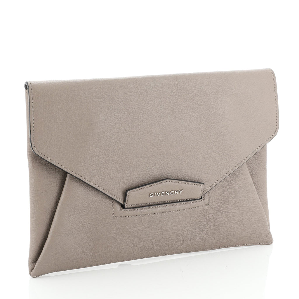 Antigona Envelope Clutch Leather Medium