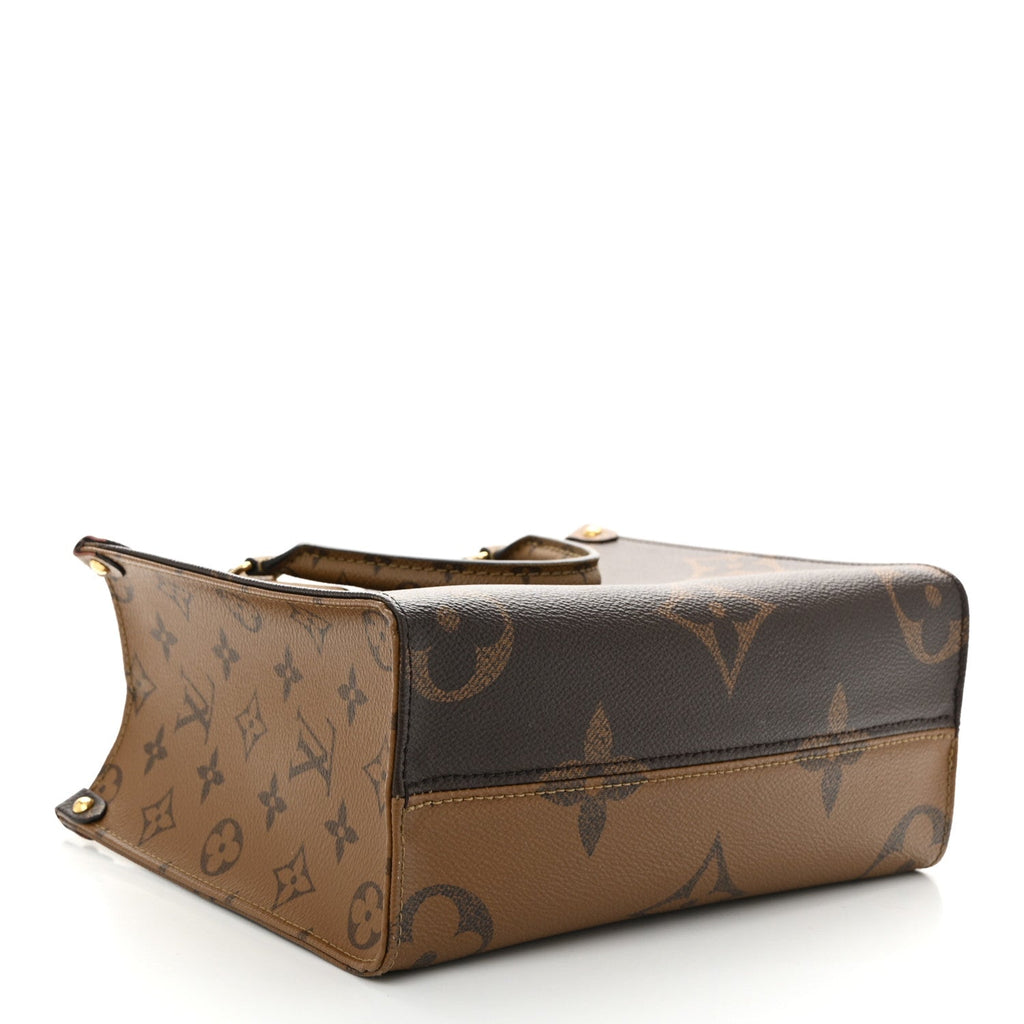 Reverse Monogram Giant Onthego PM