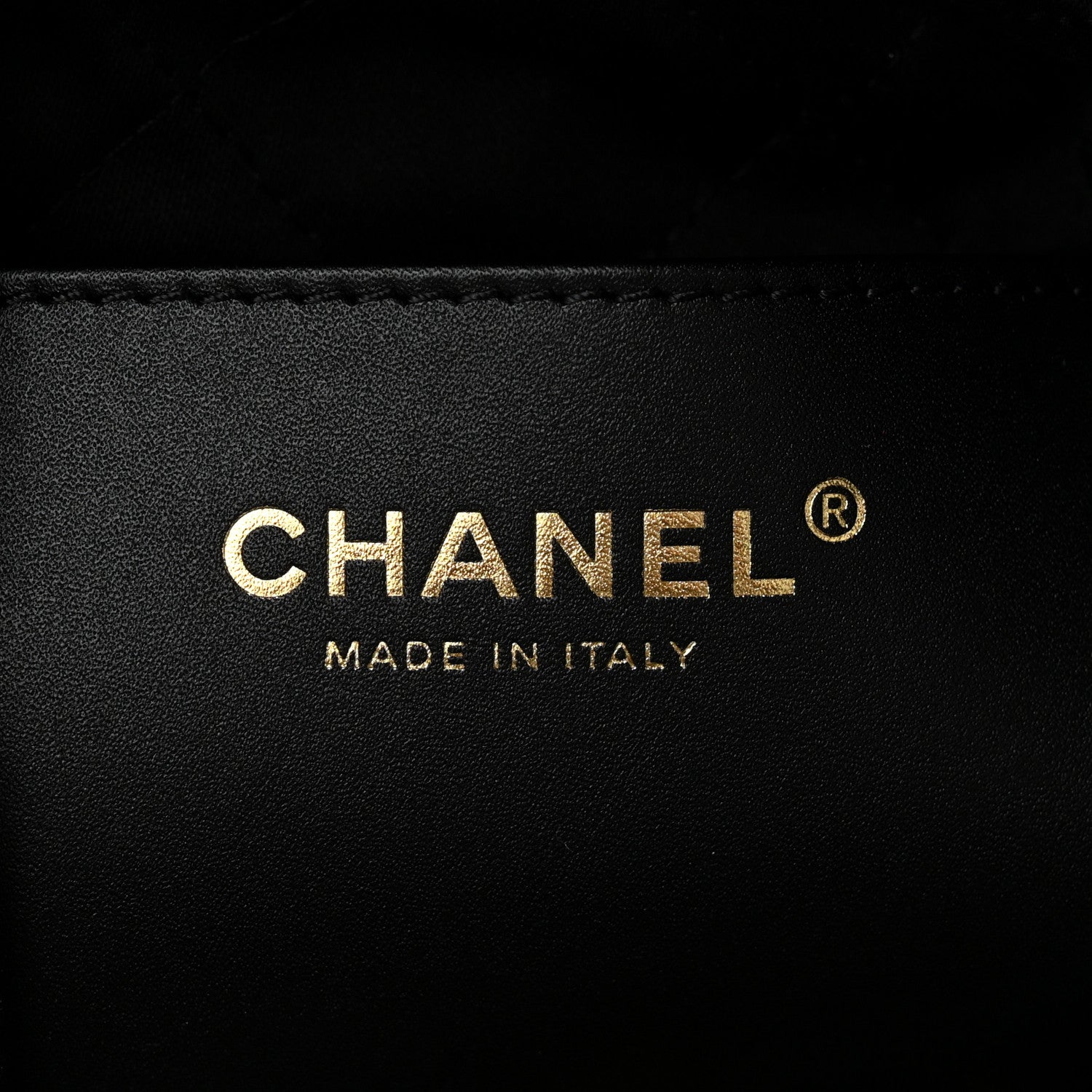Shiny Caviar Quilted Monochrome Mini Chanel 22 Black