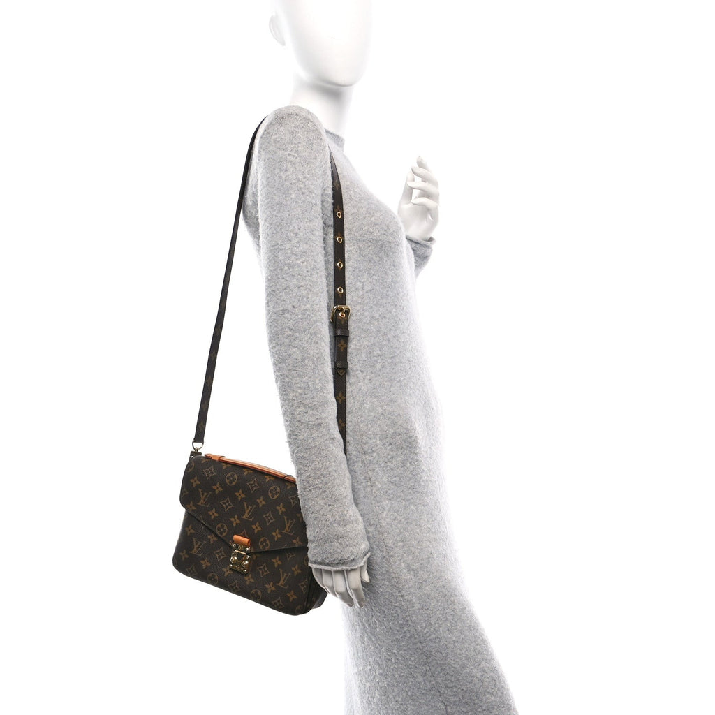 Monogram Pochette Metis