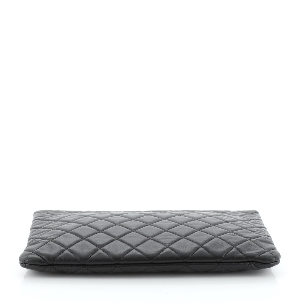 O Case Clutch Quilted Lambskin Small