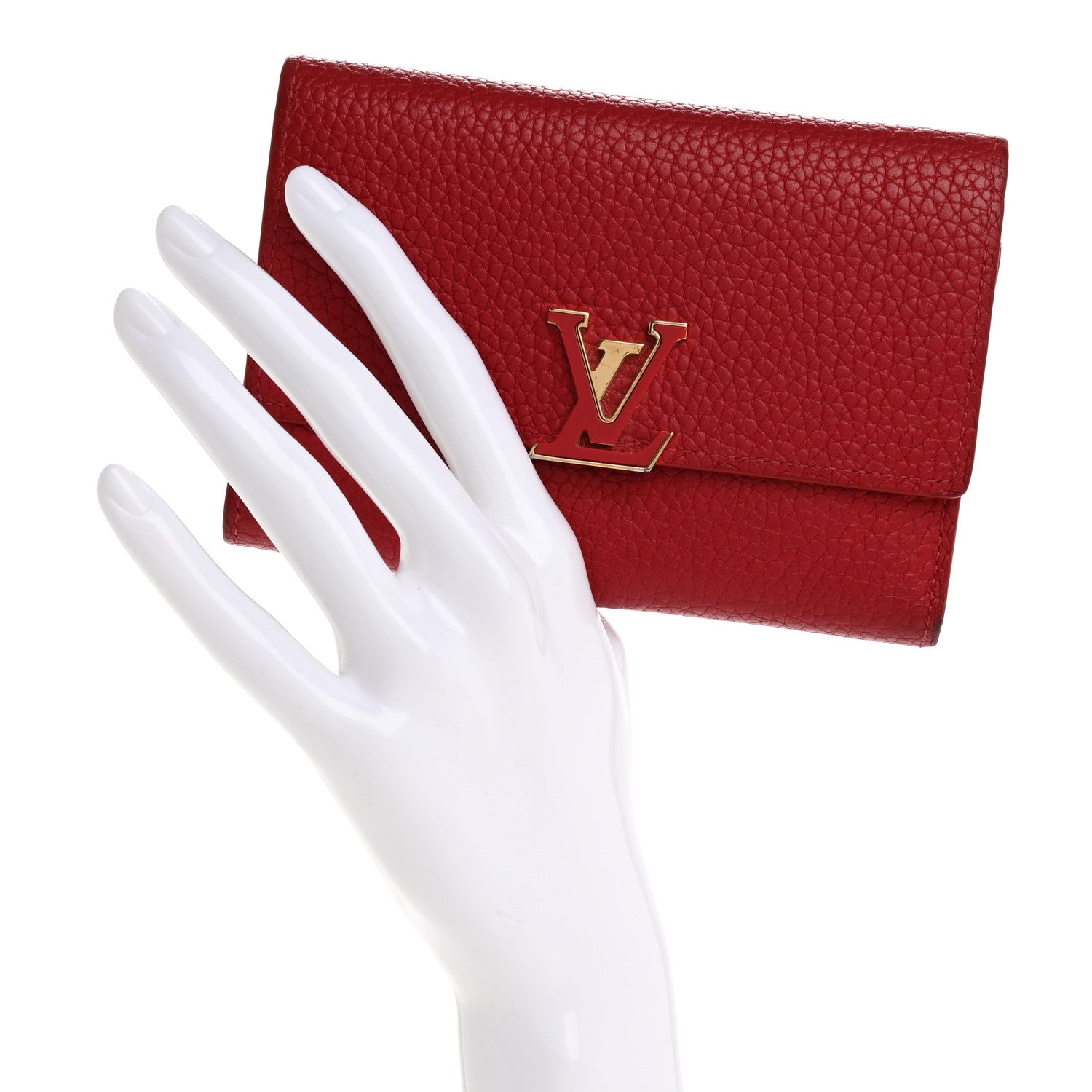 Taurillon Capucines Compact Wallet Rubis