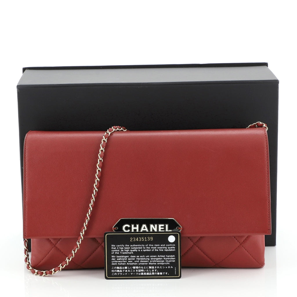 Retro Label Chain Clutch Quilted Leather