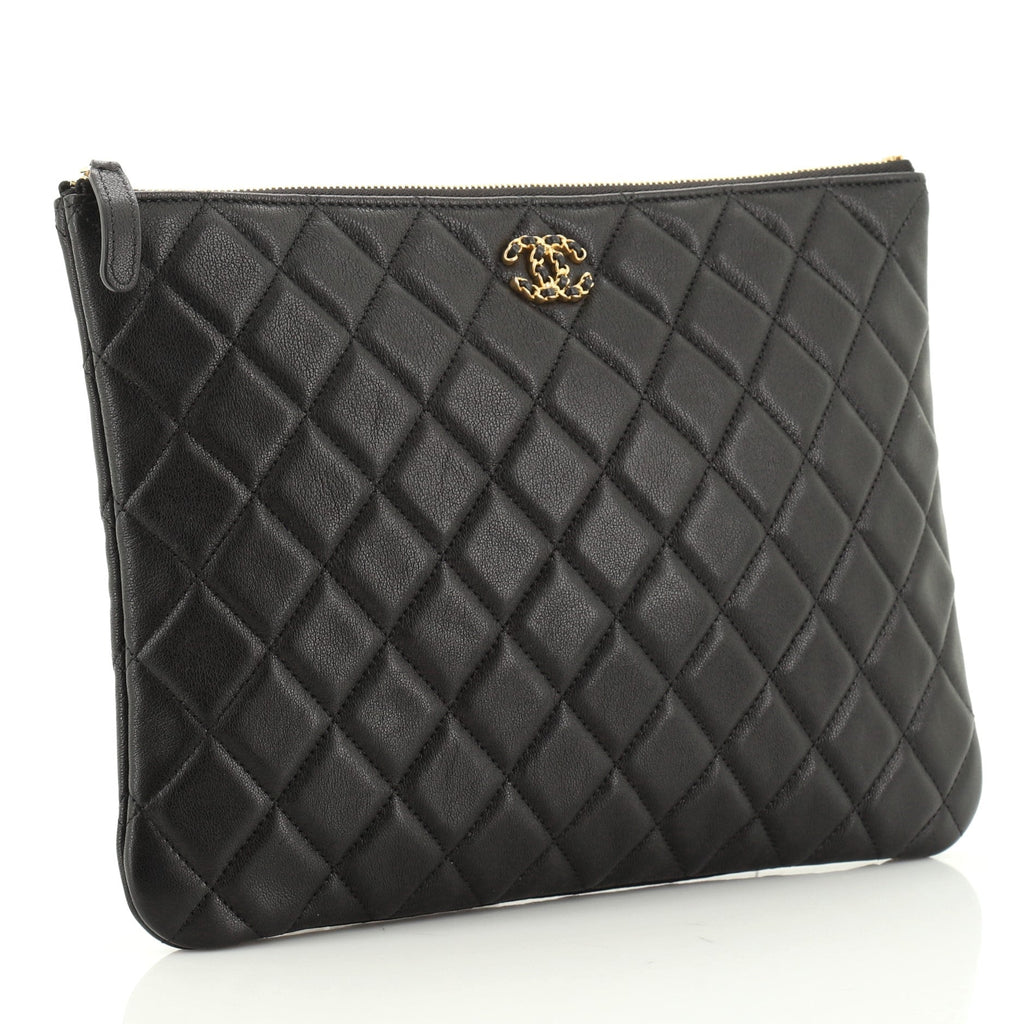 Chain Infinity O Case Clutch Quilted Goatskin Medium