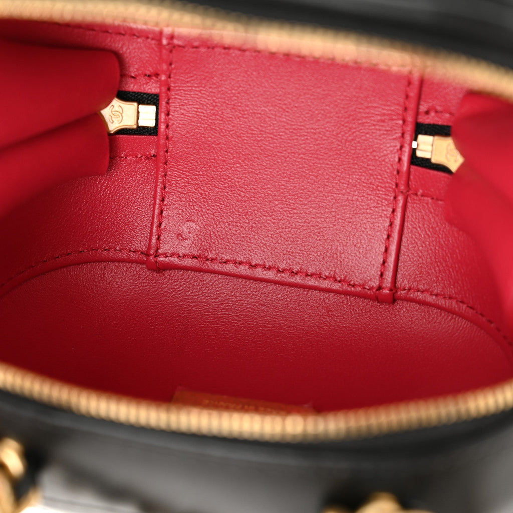 Lambskin Quilted Small CC Bubble Vanity Case With Chain Black