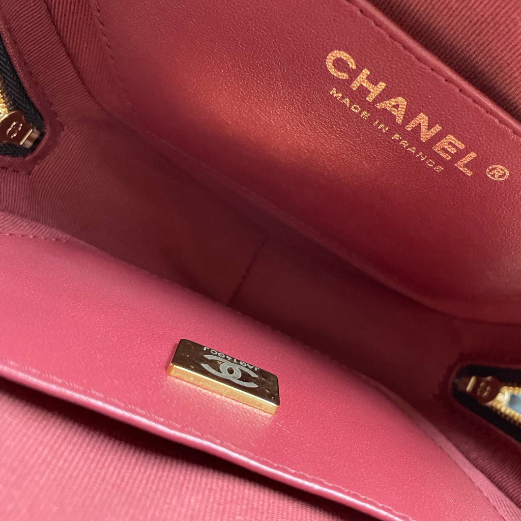 Chanel Lambskin Quilted CC In Love big Heart Clutch With Chain in Black