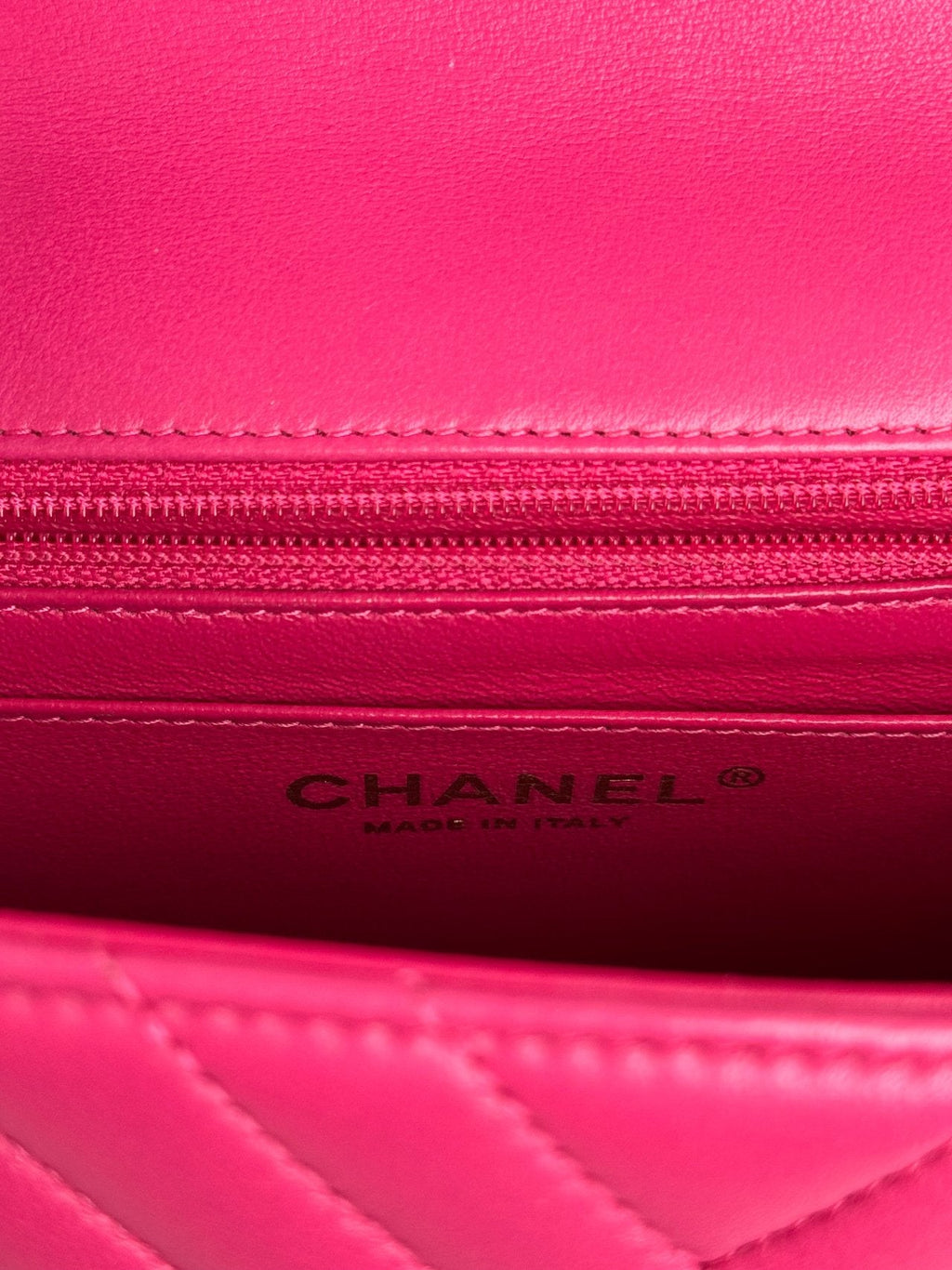 Chanel Pre-Owned Mini Square Classic Chevron Flap Bag