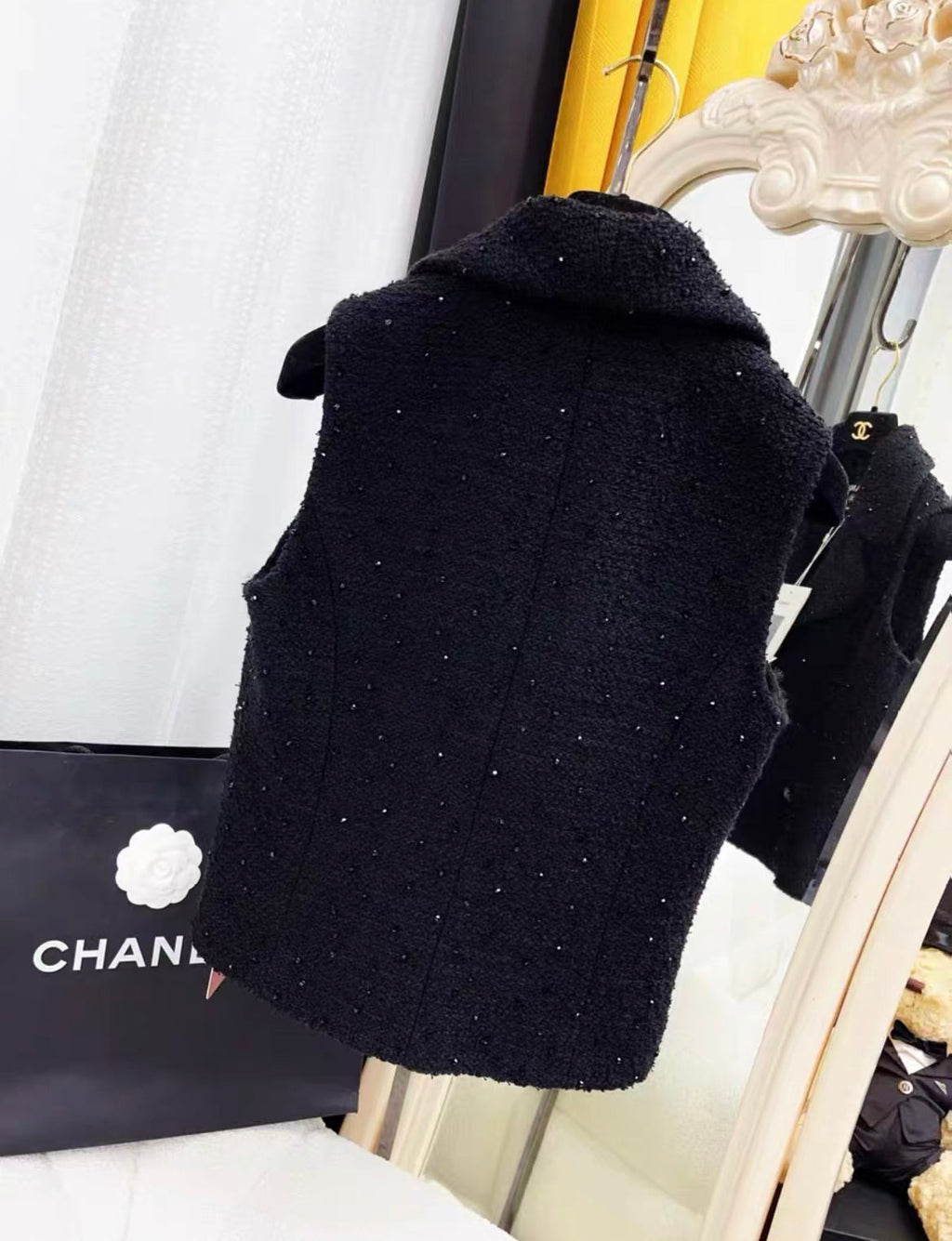 Chanel 23k black tweed vest size 38