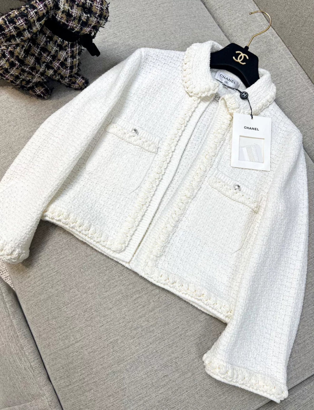 Chanel 25P white tweed Jacket