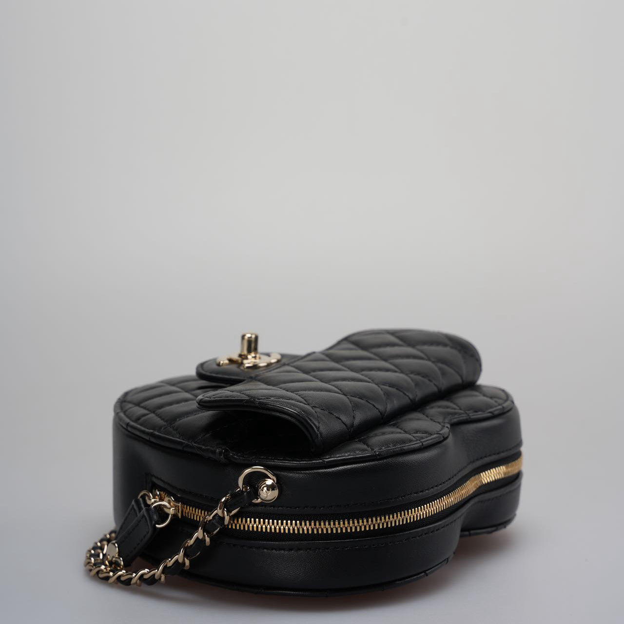 Chanel Lambskin Quilted CC In Love big Heart Clutch With Chain in Black