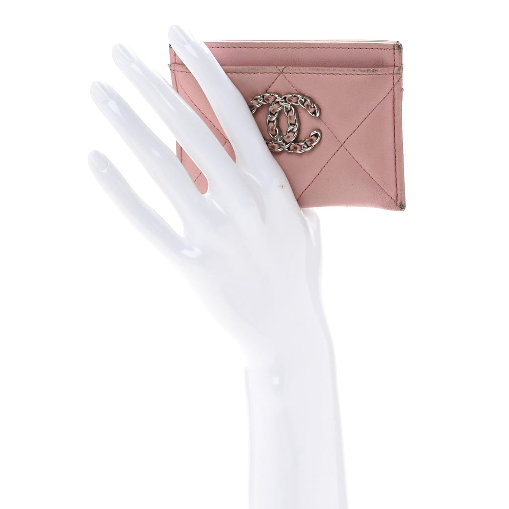 Lambskin Quilted Chanel 19  Holder Light Pink