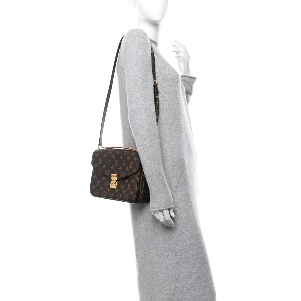 Monogram Pochette Metis