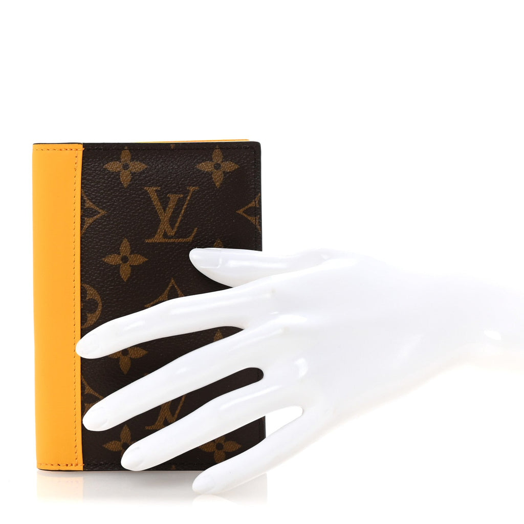 Monogram Macassar Passport Cover Jaune