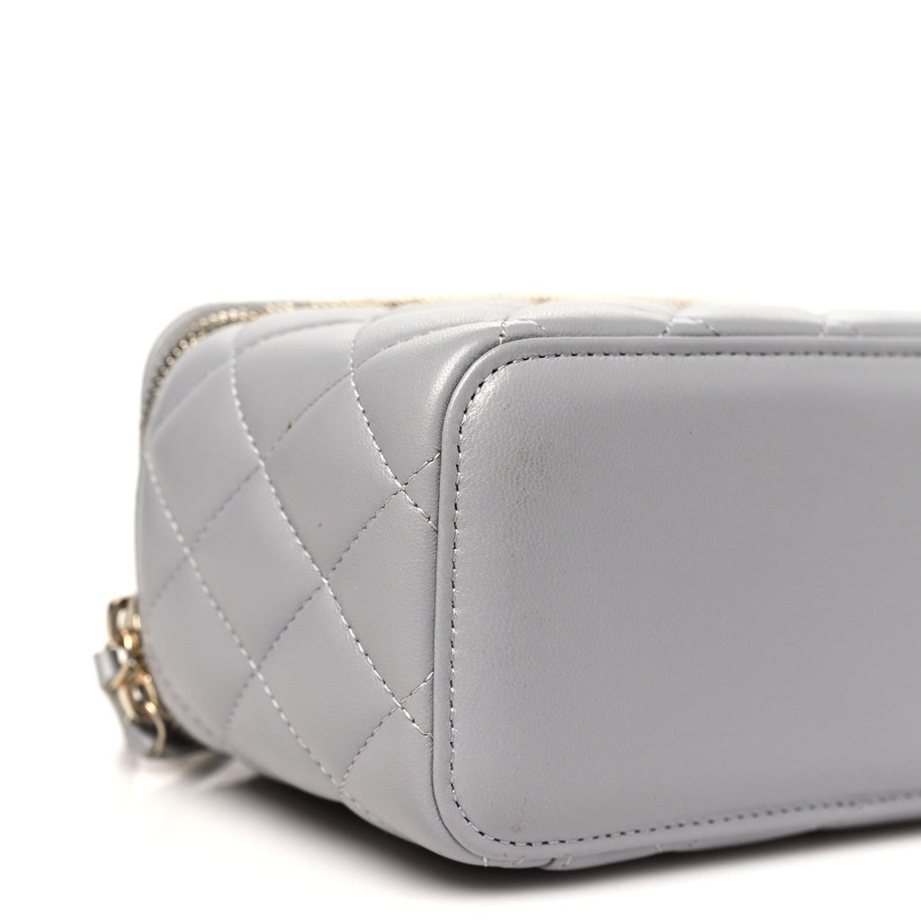 Lambskin Quilted Small Pearl Crush Vanity Case With Chain Grey