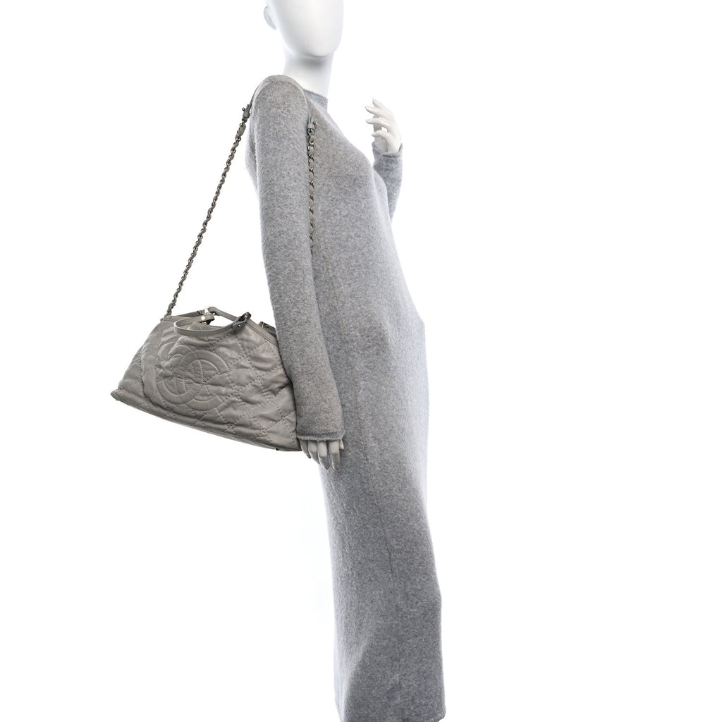 Iridescent Calfskin Quilted Small Sea Hit Tote Gris Clair