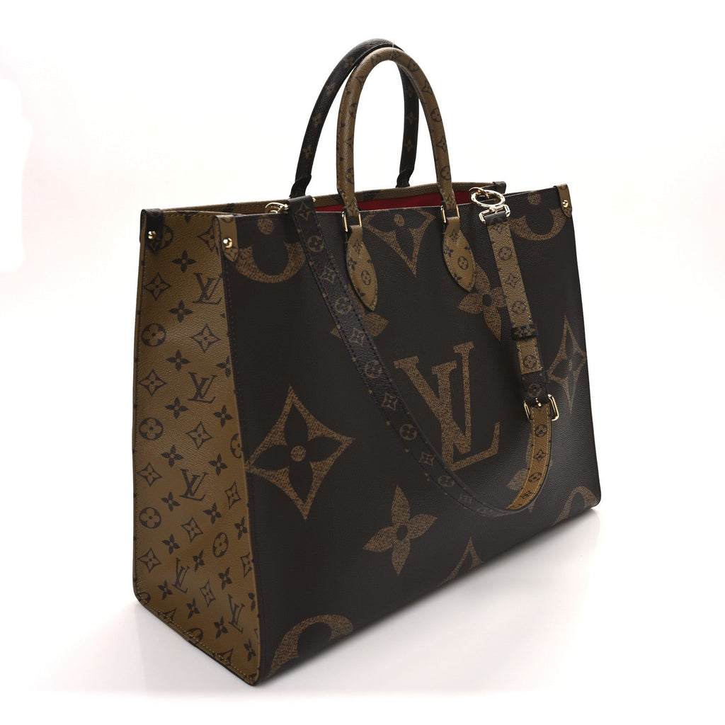 Reverse Monogram Giant Onthego Voyage