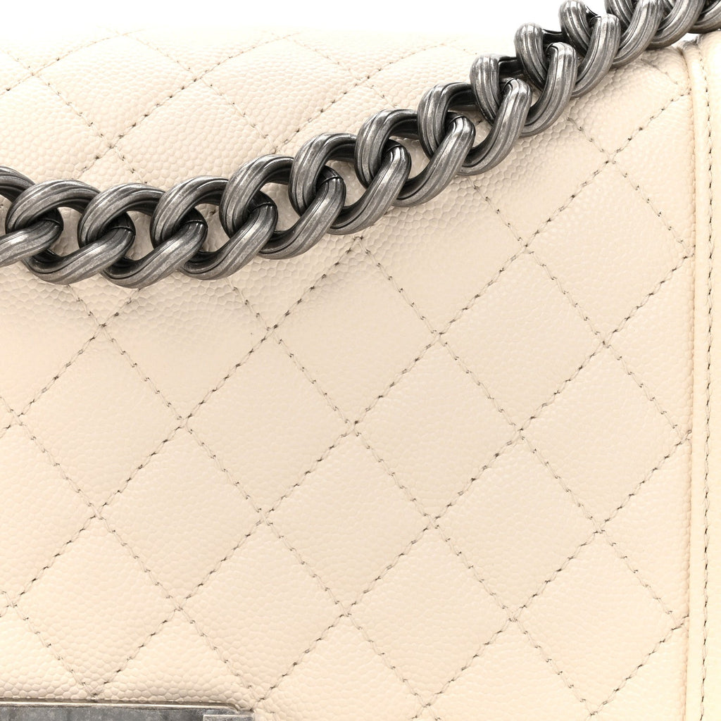 Caviar Quilted Medium Boy Flap Ivory