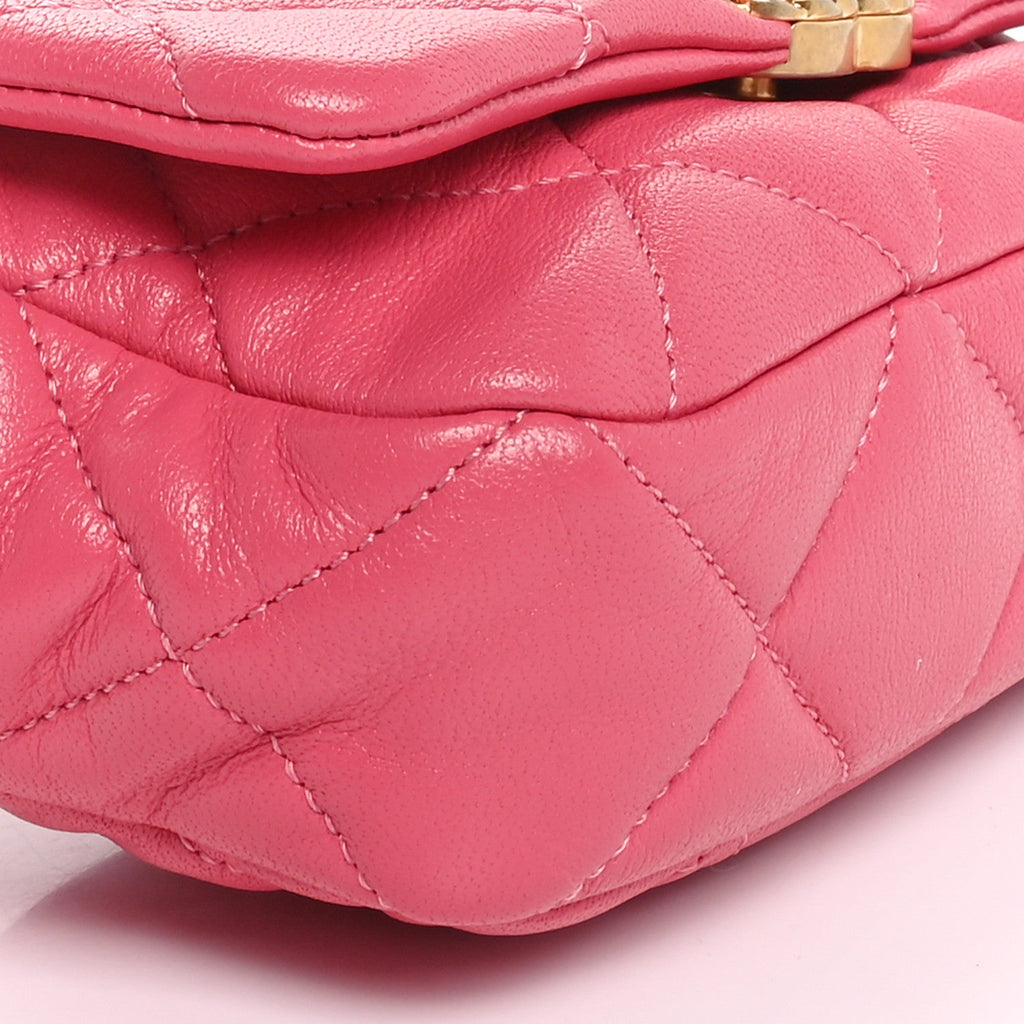 Lambskin Quilted Chanel 19 Waist Bag Pink