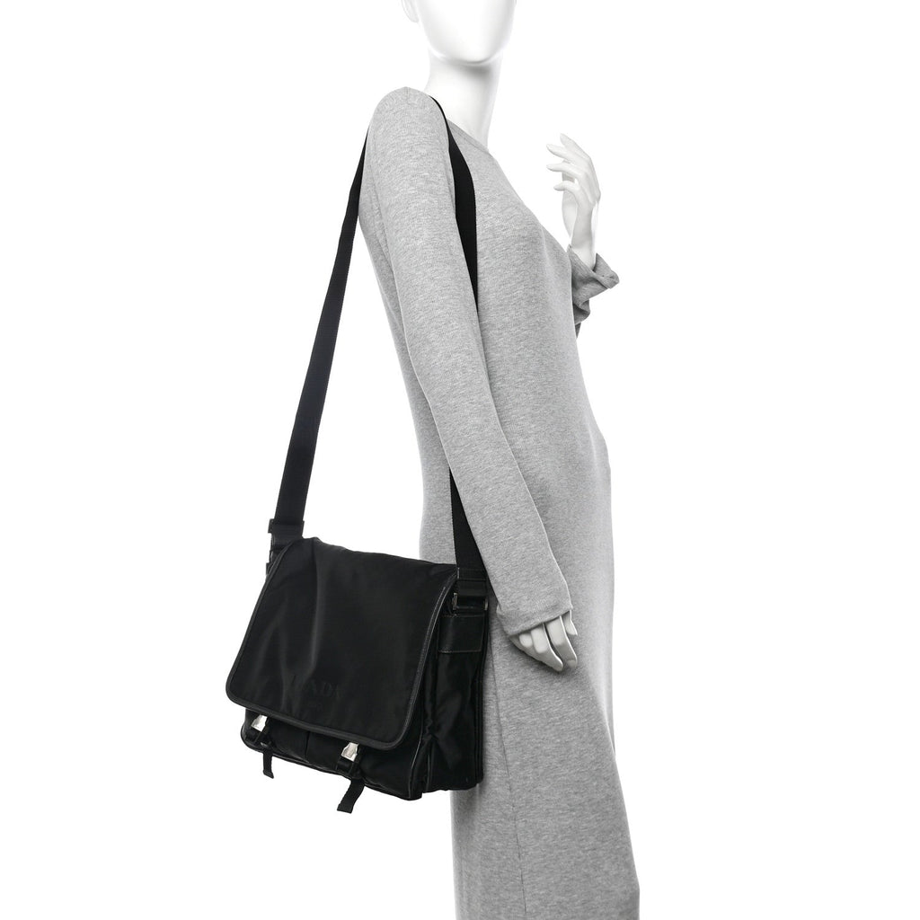 Tessuto Nylon Saffiano Logo Messenger Bag Black