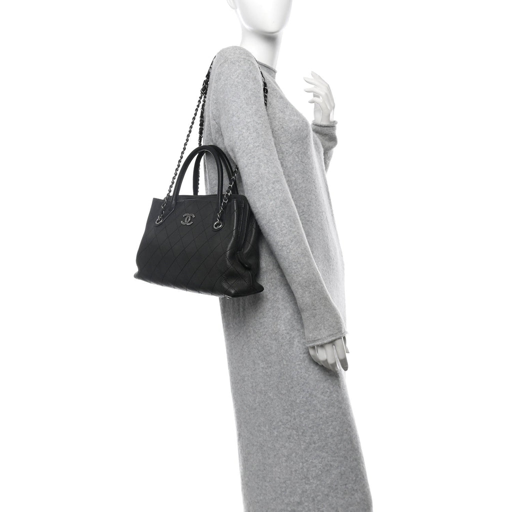 Grained Vegetal Calfskin Small Urban Shopping Tote Black